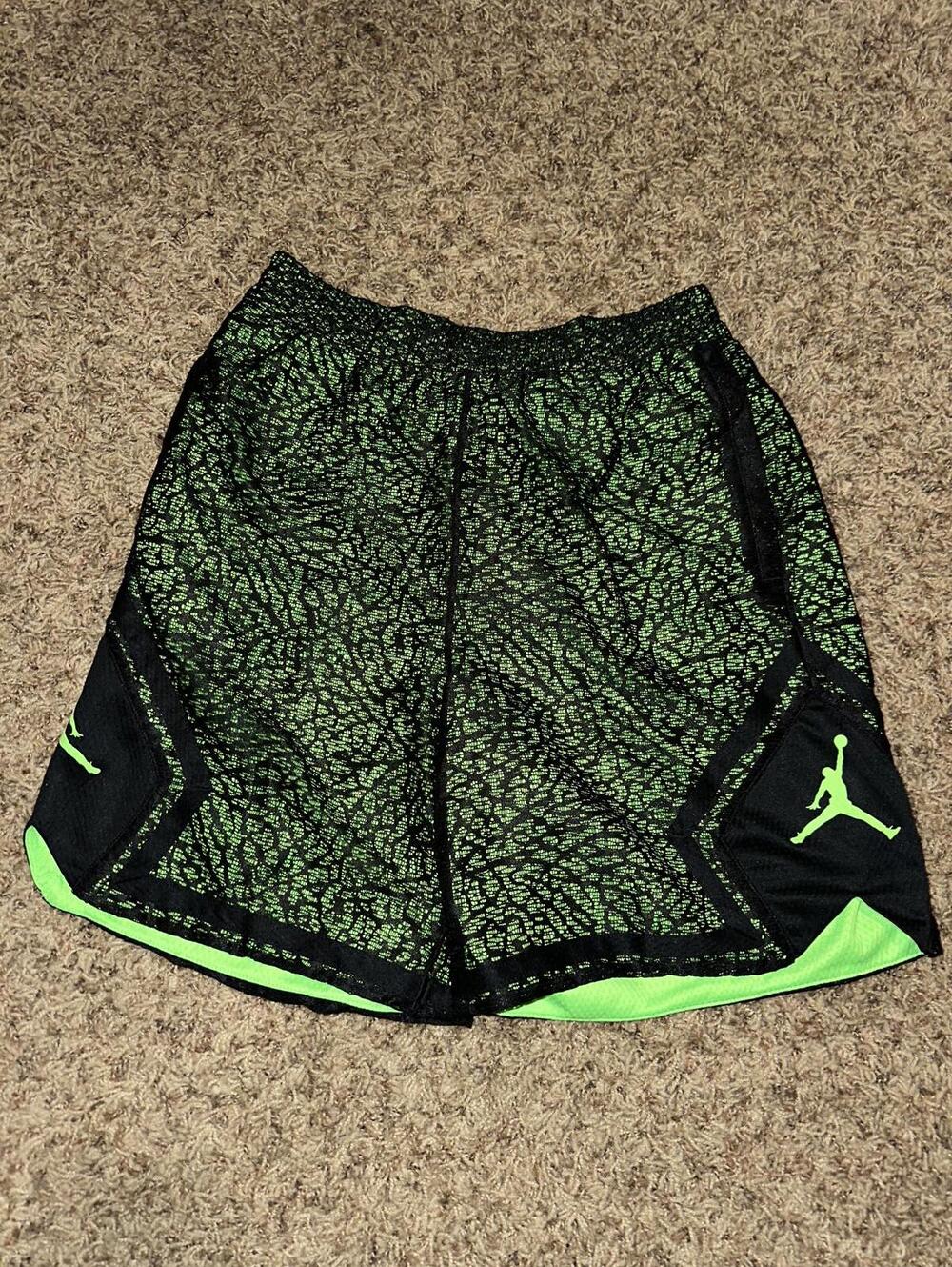 Air Jordan Womens Diamond Basketball Shorts See Through Black Green Sample
